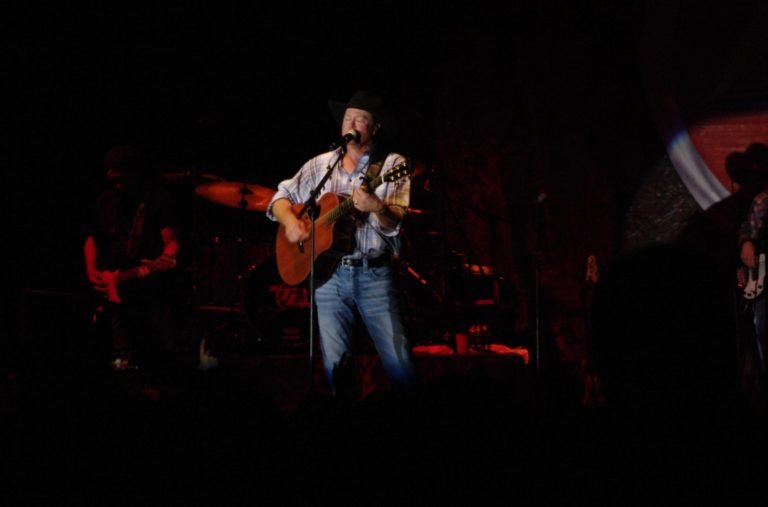 Tracy Lawrence @ Mattoon, IL Park
